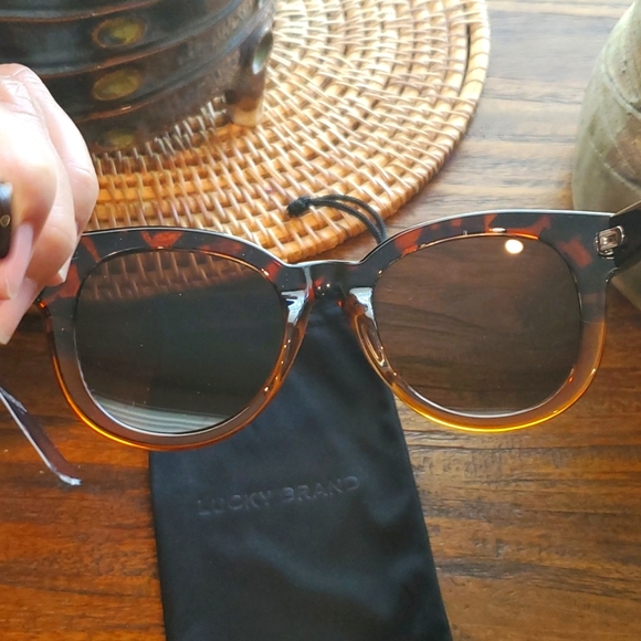 Lucky brand tortoise sunglasses - Picture 4 of 9